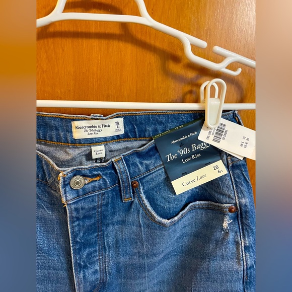 Abercrombie 90’s Baggy Low Rise Jeans - Curve Love, Short - Picture 2 of 3